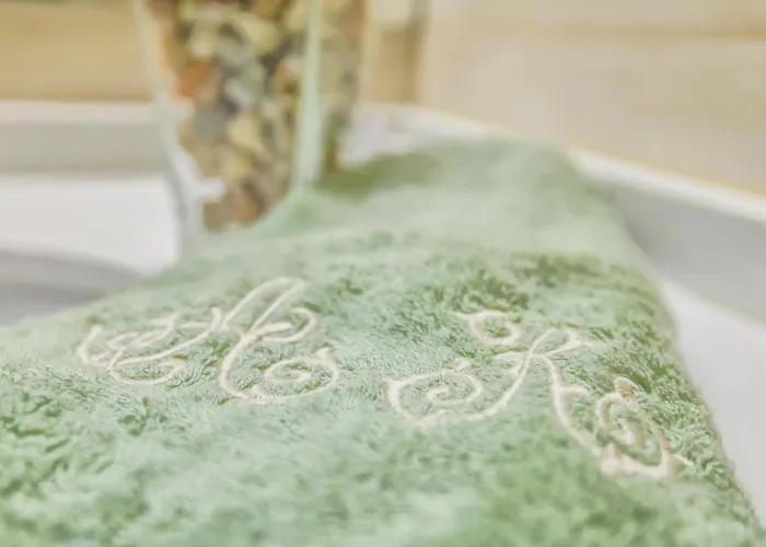 Apto America Center & Parking