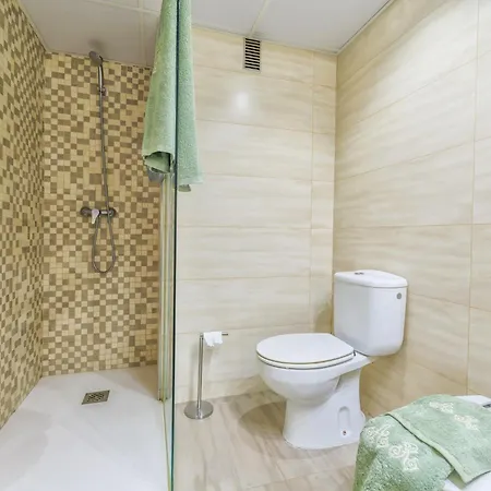 Apto America Center & Parking *